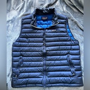 XXL Patagonia navy blue down vest